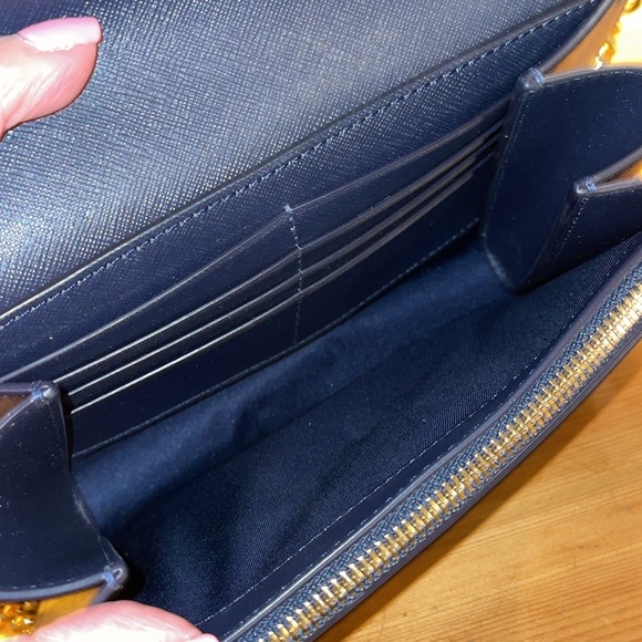Tory Burch Navy Blue Flap Crossbody with Gold Hardware NWT - Picture 4 of 5